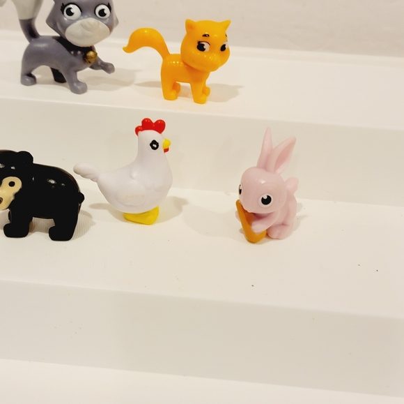 Paw Patrol Rare Pet Figure Set - Picture 6 of 9